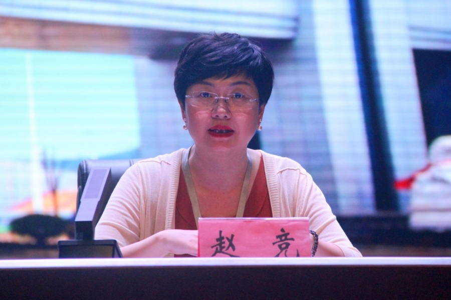 弦歌不辍育桃李，奋楫扬帆启新程 湖南幼专2025级新生开启人工智能应用软件学习之旅